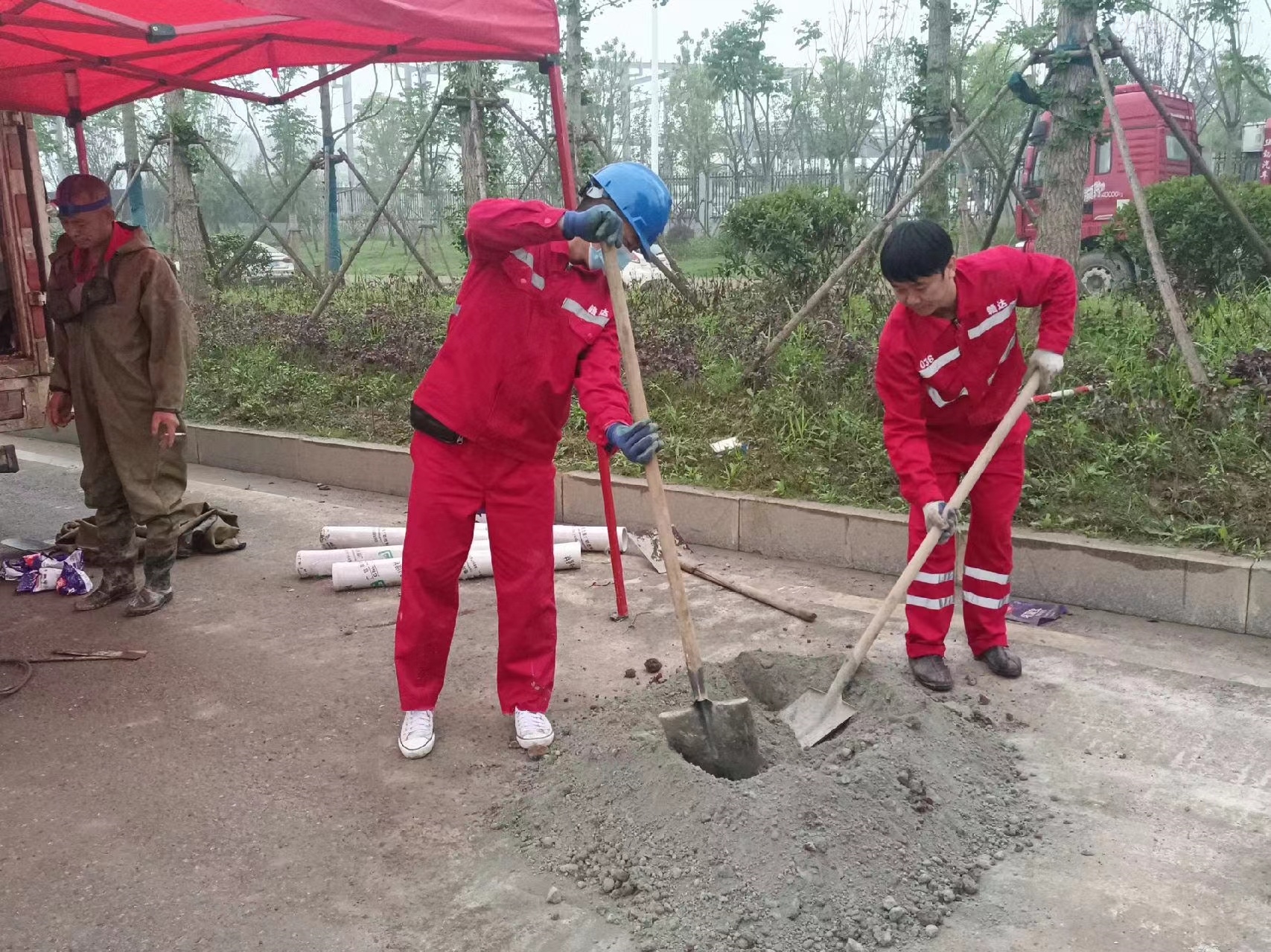 岳普湖管道疏通哪家好】及时进行市政管道清淤